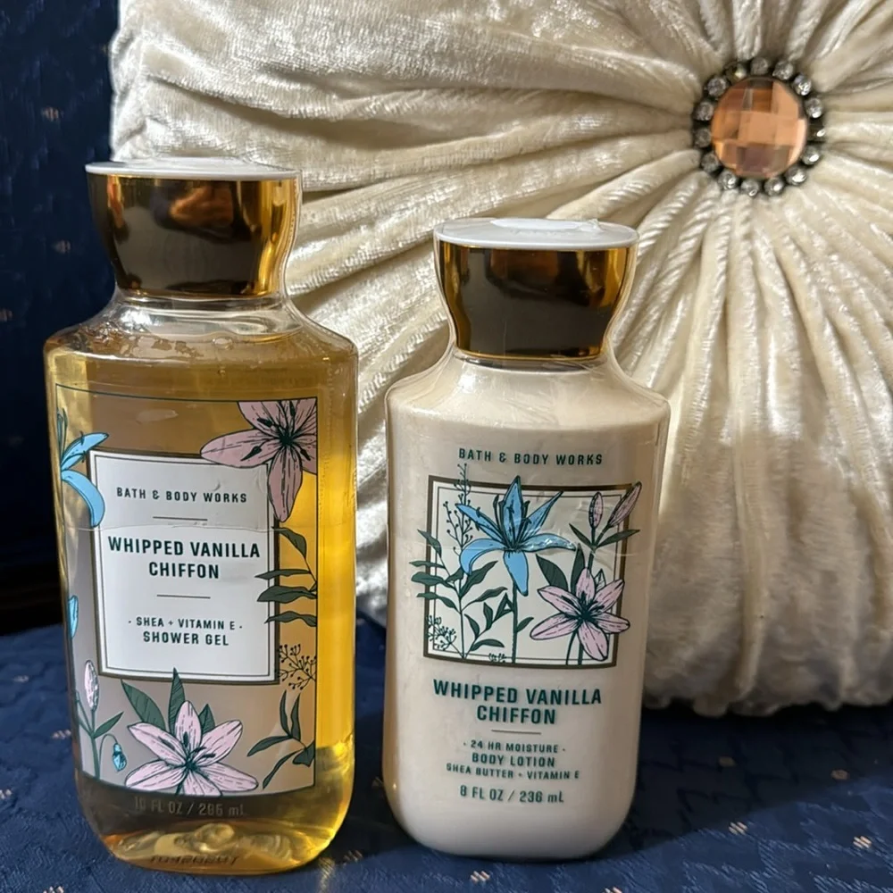 BATH & BODY WORKS SET. . . WHIPPED VANILLA CHIFFON SCENT - Picture 2 of 6